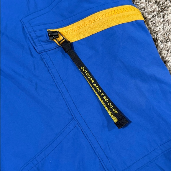 Men's Hiking Pants - Picture 2 of 5